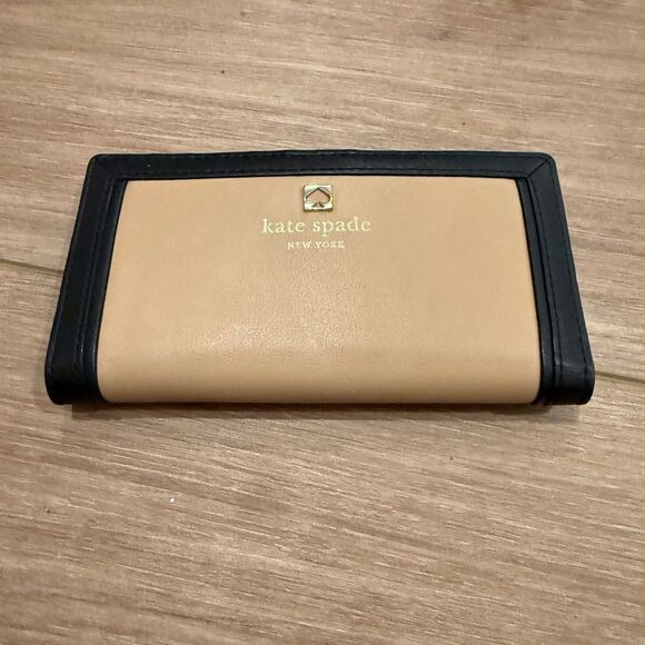 Kate Spade Tan and Black Wallet - Picture 1 of 5